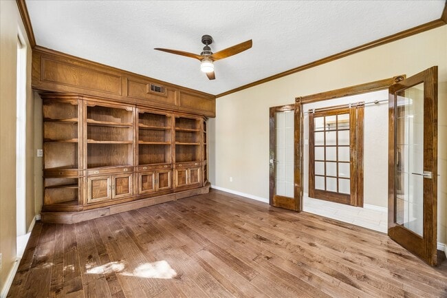 Building Photo - 1030 Crossroads Dr