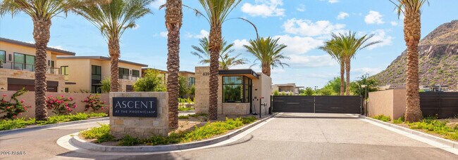 Building Photo - 5000 N Camelback Rdg Dr