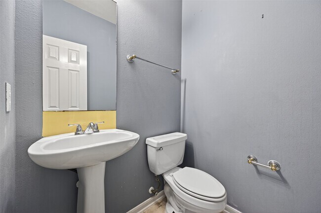 Building Photo - 16515 Cypress Thicket Dr