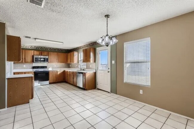 Building Photo - 2521 Brinlee Branch Ln