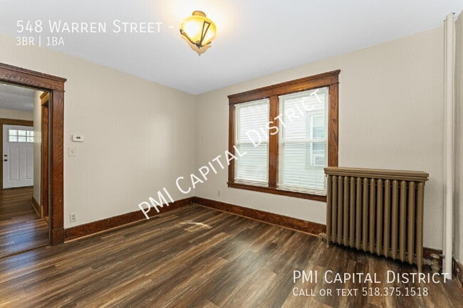 Building Photo - 548 Warren St