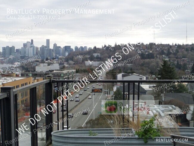 Building Photo - 4031 Aurora Ave N