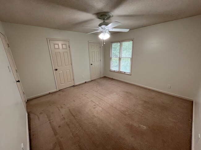Building Photo - 104 Sparger Springs Ln
