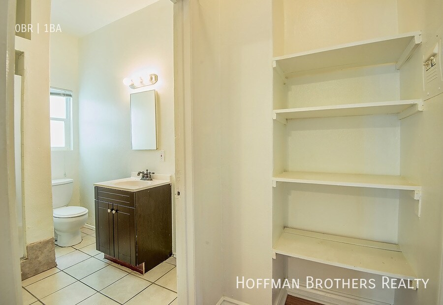 Building Photo - 1866 W 11th St