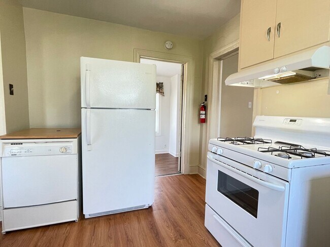 Building Photo - Lawrenceville Home with Lots of Charm and Space