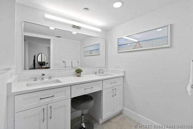Building Photo - 3560 S Ocean Blvd