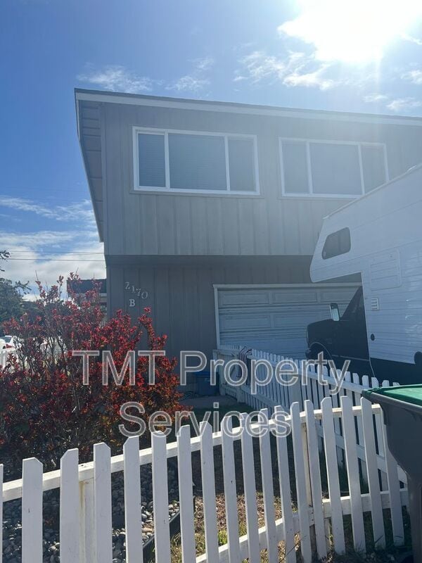 Building Photo - 2170 Seaview Ave