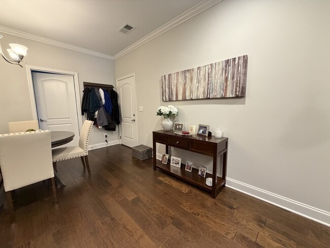 Building Photo - 1630 Shadow Green Dr