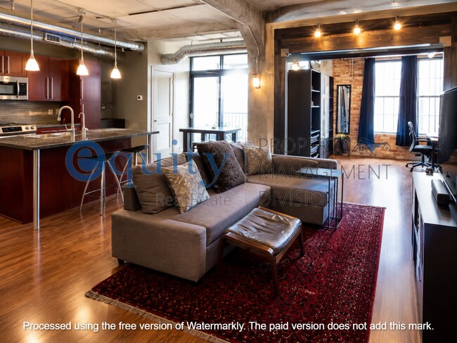 Building Photo - 328 W 200 S