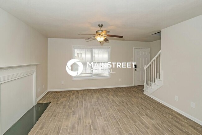 Building Photo - 4 Bedroom Pet-Friendly Home in POWELL, TN with Main Street Renewal