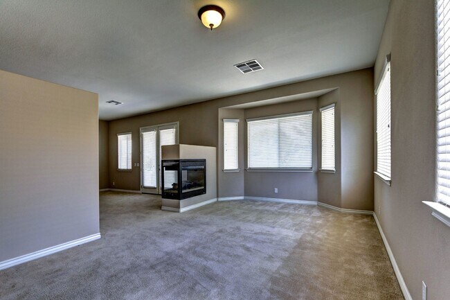Building Photo - 7541 Prancing Pony Ct