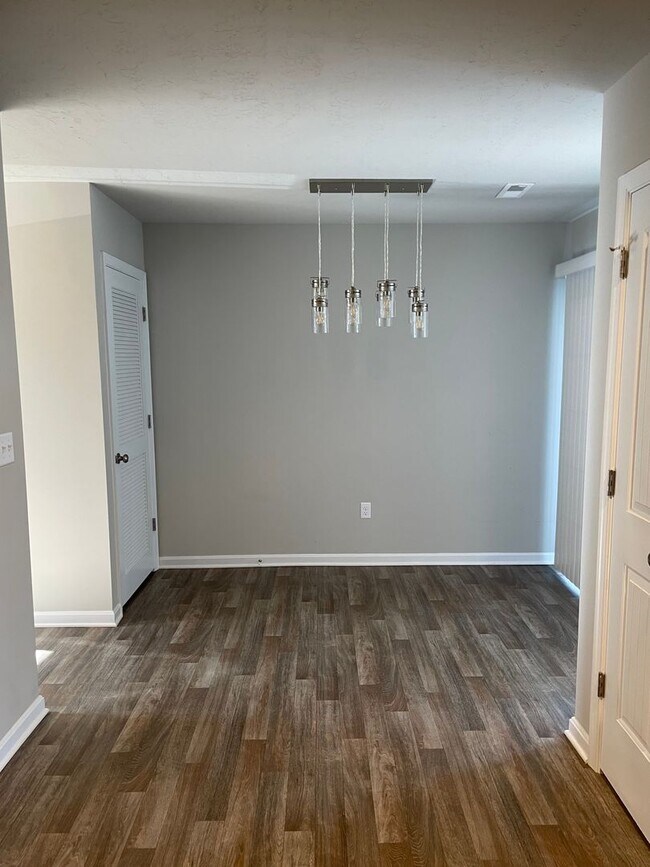 Building Photo - Future Rental-3 Bed/2.5 Bath Townhouse-Dov...