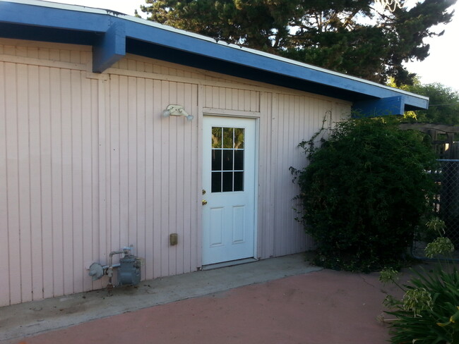 Building Photo - 3Bed/2Bath House w/1-Car Garage, Great Yar...