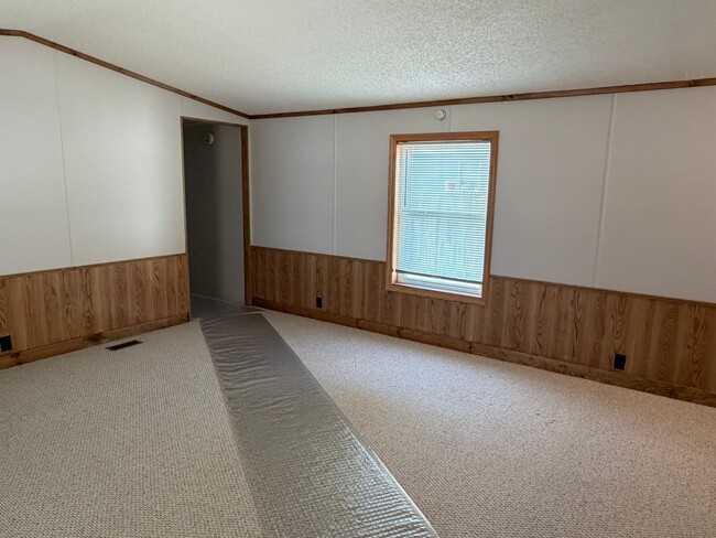 Building Photo - 4664 US-30
