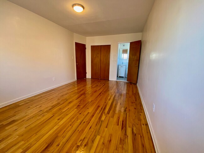 Building Photo - 3554 33rd St