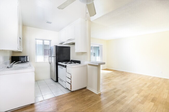Building Photo - 2611 Ocean Ave