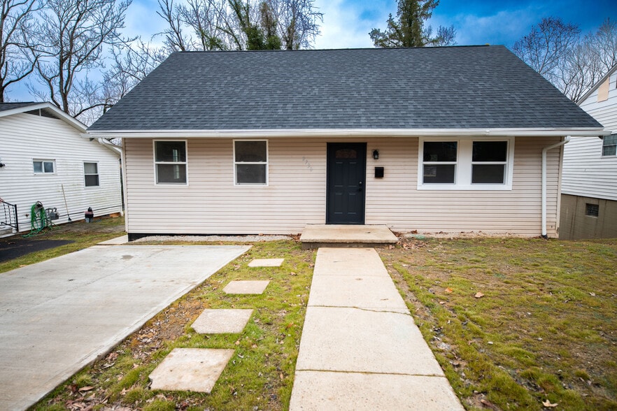 Building Photo - 2730 North Ter