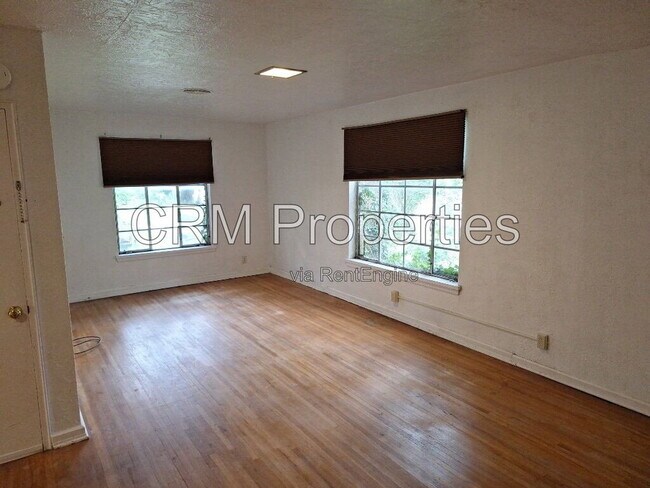 Building Photo - 2101 N Wheeling Ave