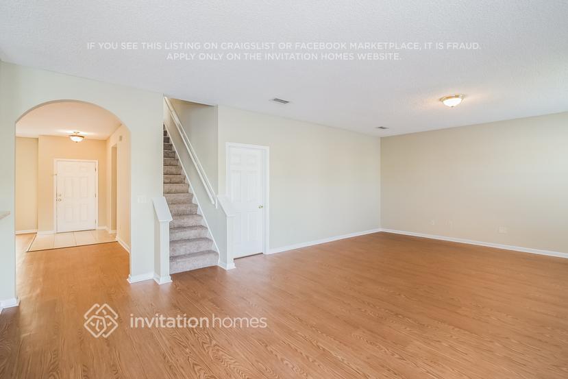 Building Photo - 1656 Hawkins Cove Dr E