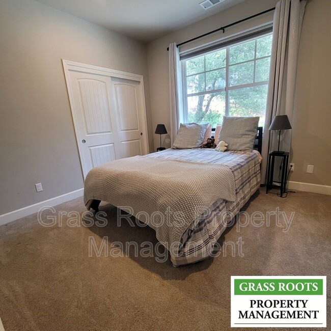 Building Photo - 15250 Sky Pines Rd