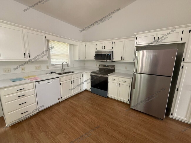 Building Photo - 2200 Eider Ct