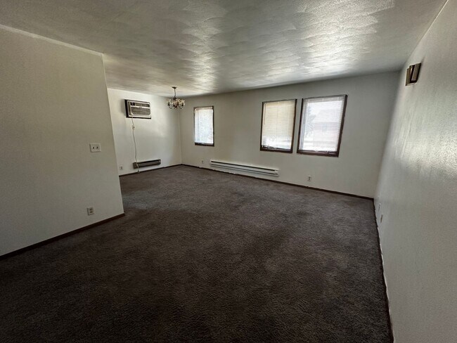 Building Photo - 5165 Cheney Dr