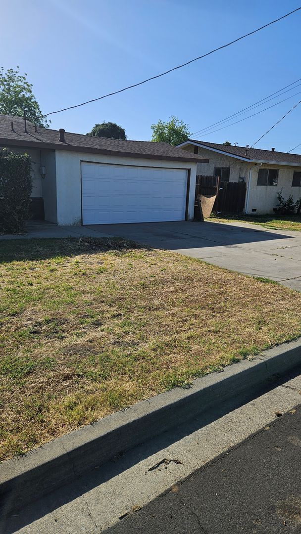 Building Photo - Affordable 3 Bedroom Home for $2100 Rent, $2100 Deposit, 1st Month Free with Lease!