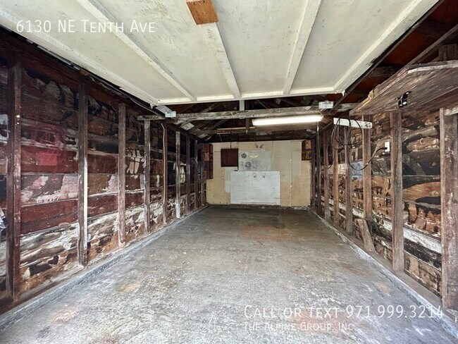 Building Photo - 6130 NE Tenth Ave-