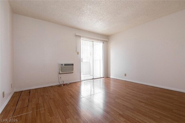 Building Photo - 5404 S Swenson St