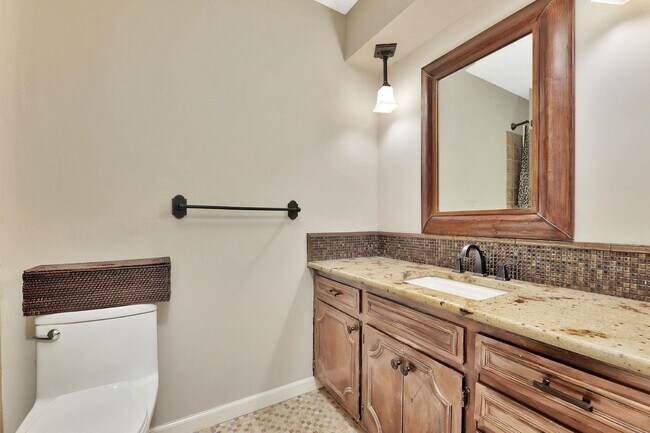 Building Photo - Charming Ranch in Rockwood!