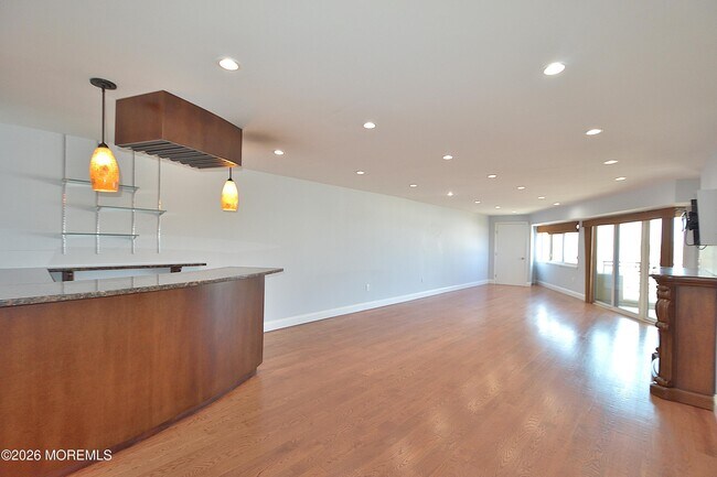 Building Photo - 525 Ocean Blvd