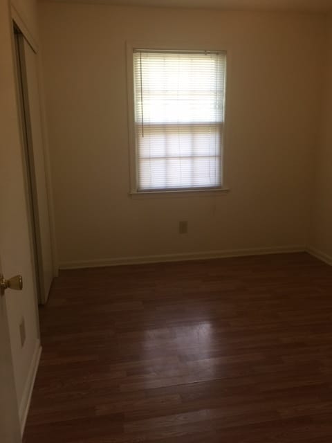 Building Photo - Adorable Three Bedroom Home