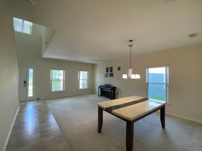 Building Photo - 2851 Moonstone Bend