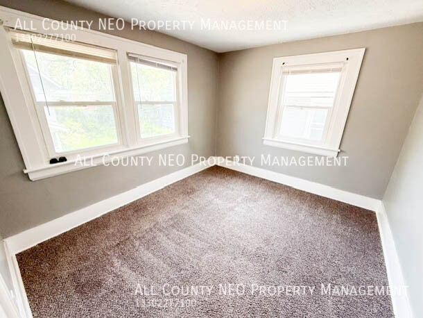 Building Photo - 73 Belvidere Way