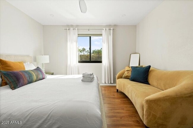 Building Photo - 6547 E Voltaire Ave