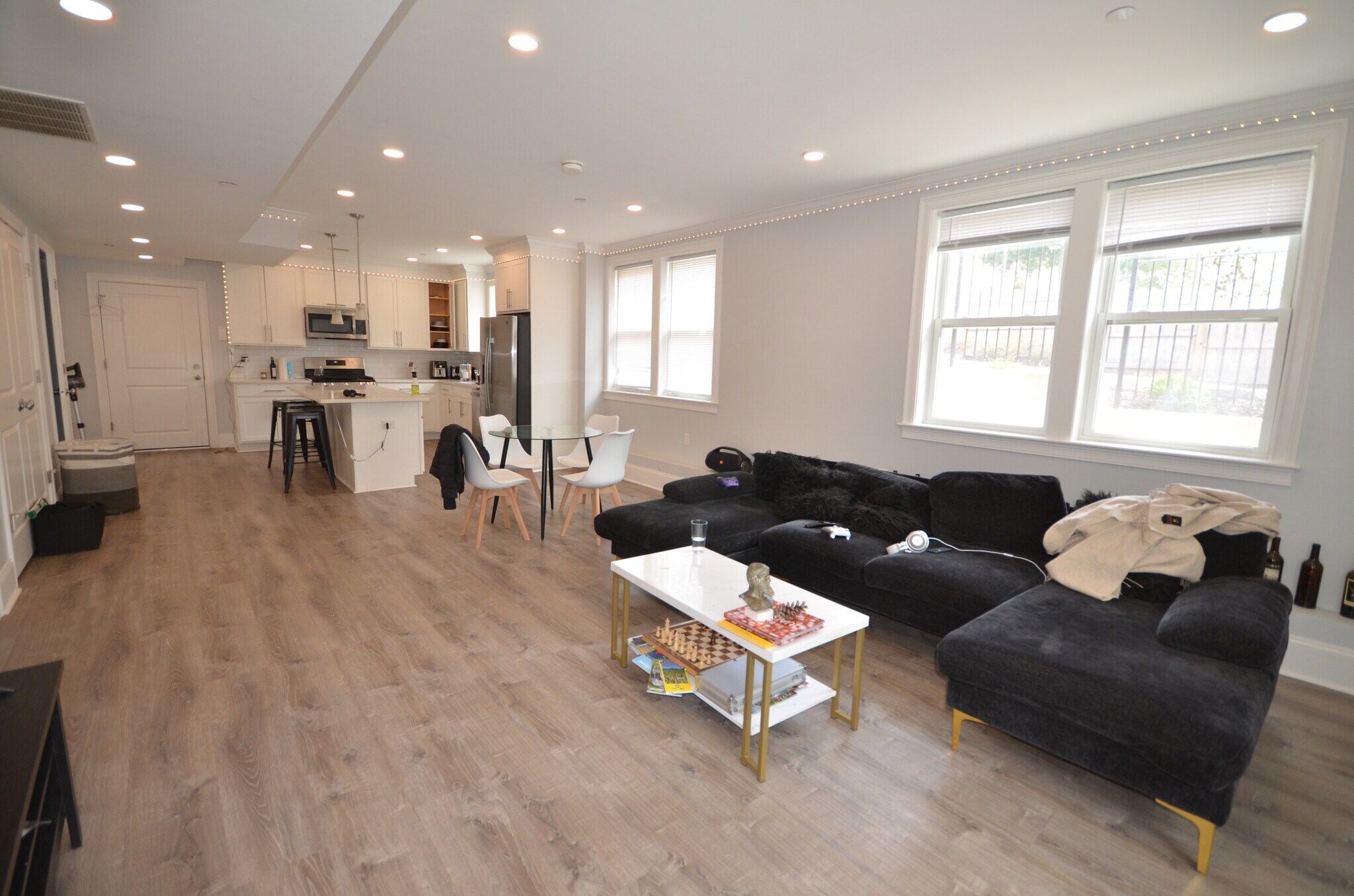 Building Photo - 106 Kenrick St
