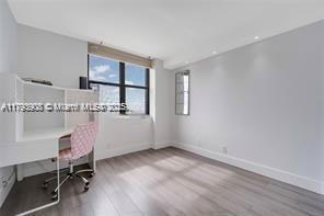 Building Photo - 2555 Collins Ave