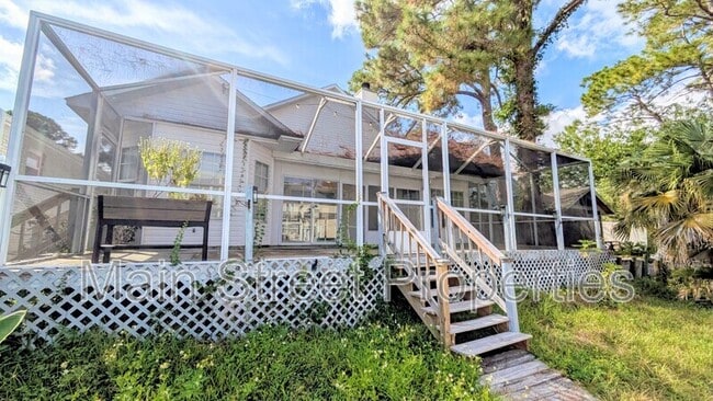 Building Photo - 1612 College Pkwy