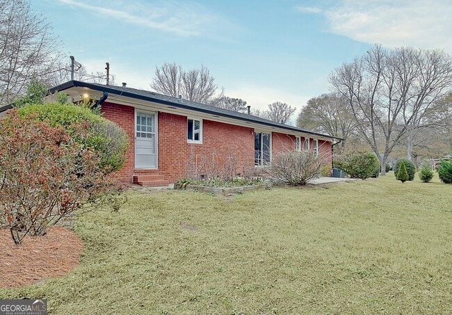 Building Photo - 500 Circle Dr