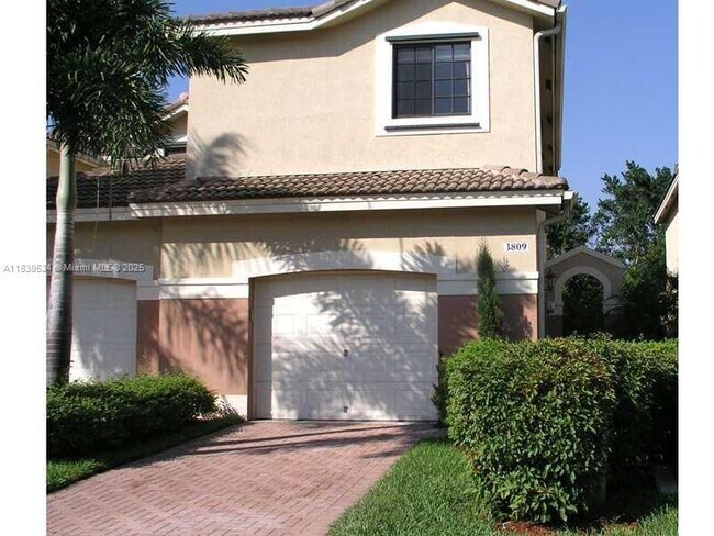 Building Photo - 3809 Tree Top Dr