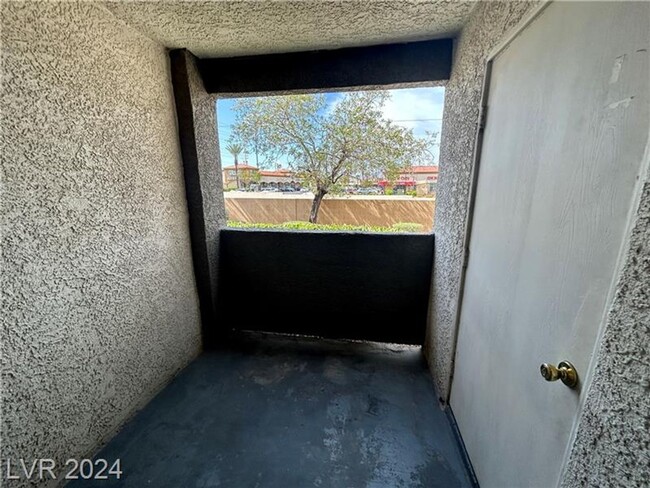 Building Photo - Cozy One Bedroom in Desert Shores