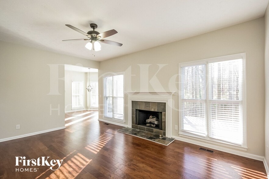 Building Photo - 3511 Wellsley Dr