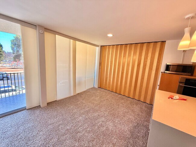 Building Photo - Mid-Century Modern Condo with Views of Balboa Park - 2 Bed x 2 Bath with Parking