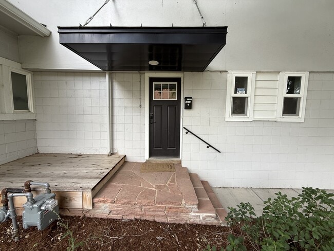 Primary Photo - 1010 8th St