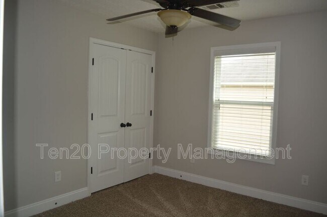 Building Photo - 7477 Coppice Dr