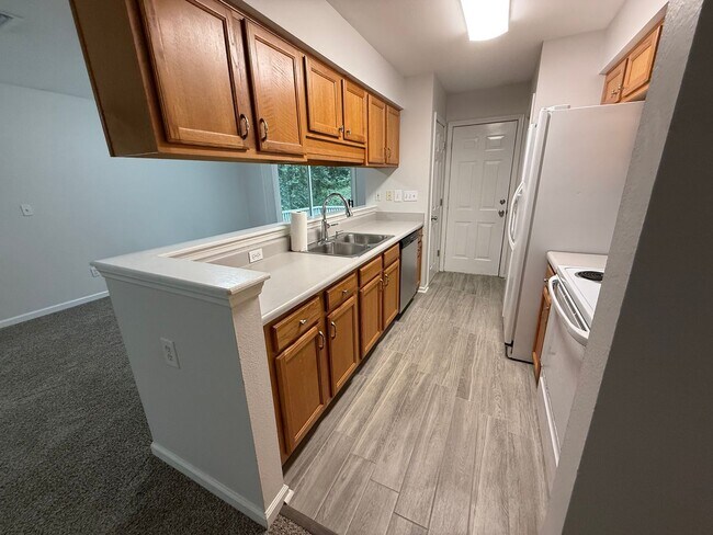 Building Photo - 249 Starmount Dr