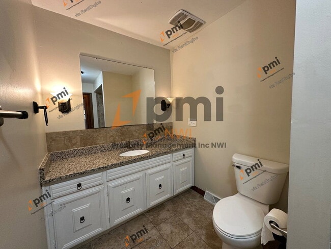 Building Photo - 202 E 250 S
