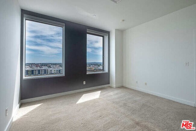 Building Photo - 3810 Wilshire Blvd