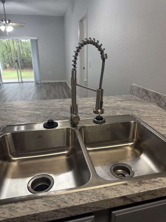 Building Photo - 15733 Green Point Ct