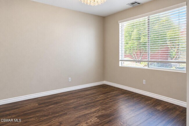 Building Photo - 885 Aloe Ln